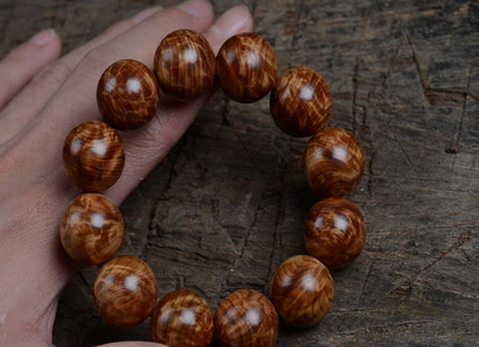 立式广告机和壁挂广告机的区别:MK电竞(图2) MK电竞