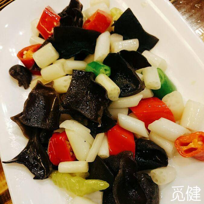 “MK电竞”飞跃梦想茁壮成长——开封市民族幼儿园庆“六一”乐·趣活动展示(图1) MK电竞