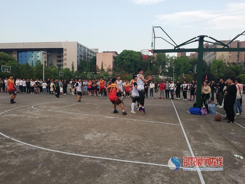 MK电竞-宝宝进入幼儿园变内向怎么办(六一亲子入园指导),入园(图3) MK电竞